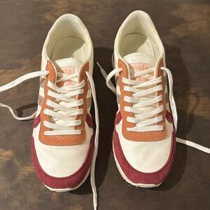 Gola Daytona Quadrant size 8.5 women’s sneakers. Excellent condition.